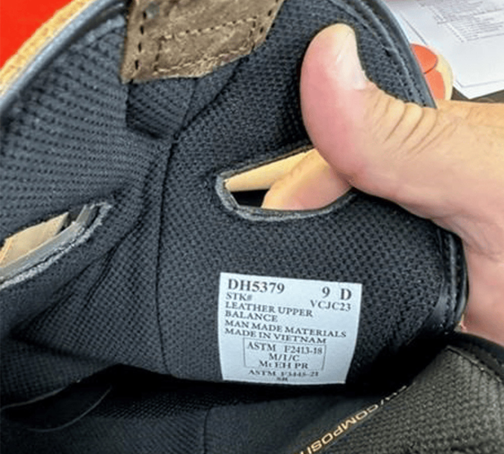 Photo of Inside label with model code and manufacturing date.